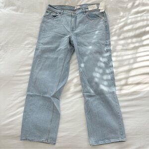 NWT Abercrombie Women’s Low Rise Baggy Jean in Light